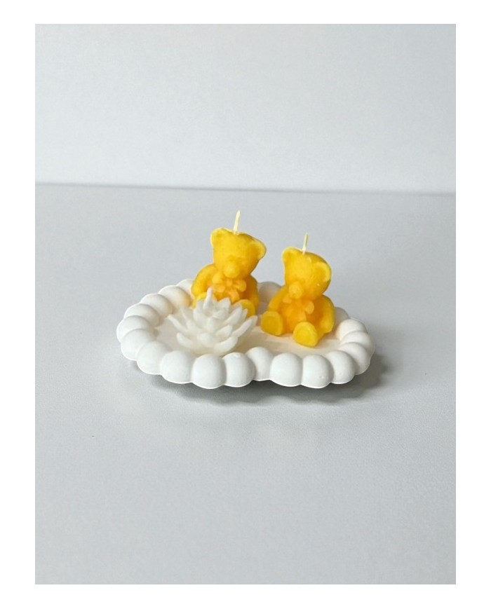 Kalp Beton Takı Tabağı Üstünde 2 Adet Ayıcık ve 1 Adet Çiçek Mum