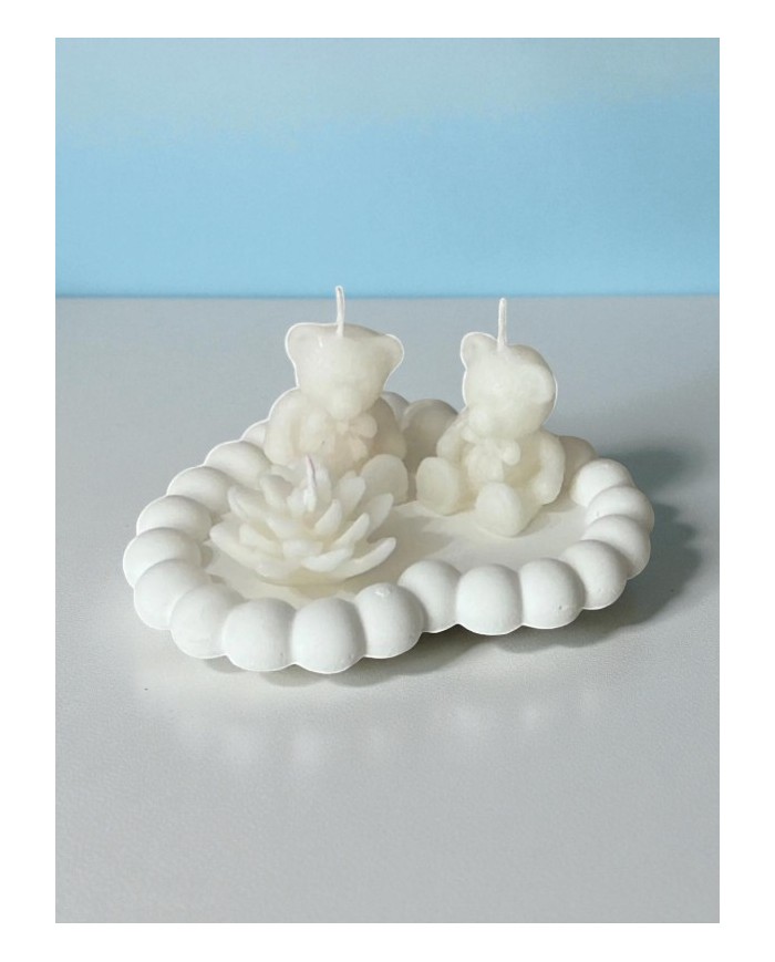 Kalp Beton Takı Tabağı Üstünde 2 Adet Ayıcık ve 1 Adet Çiçek Mum